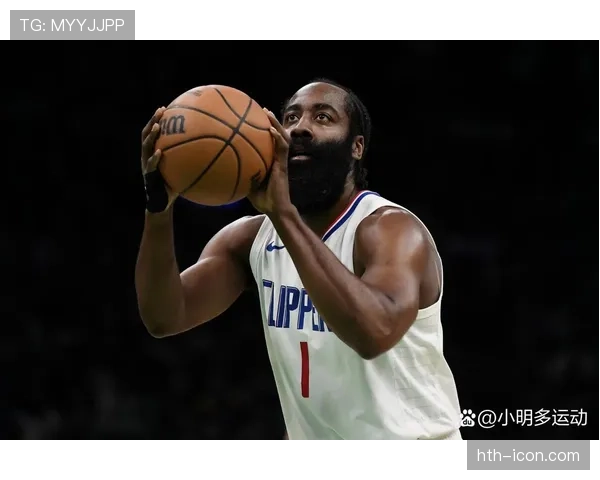 哈登头发又长了，这发际线稳得像股市牛皮癣一样顽固